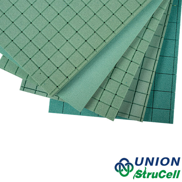 航空機客室用の硬化光沢表面を備えたプレミアム StruCell® P130 構造 PVC フォームシート