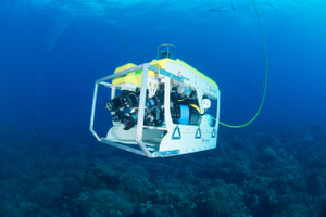 تتميز المركبة ROV تحت الماء برغوة الطفو ونواة رغوة هيكلية بحرية لتحسين الأداء تحت سطح البحر