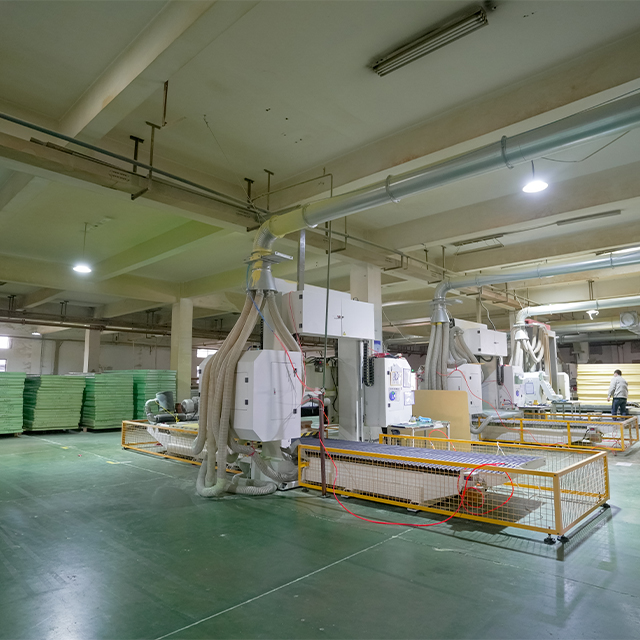 UNION Linea di produzione di schiuma di PVC P130 | Struttura certificata ISO 9001